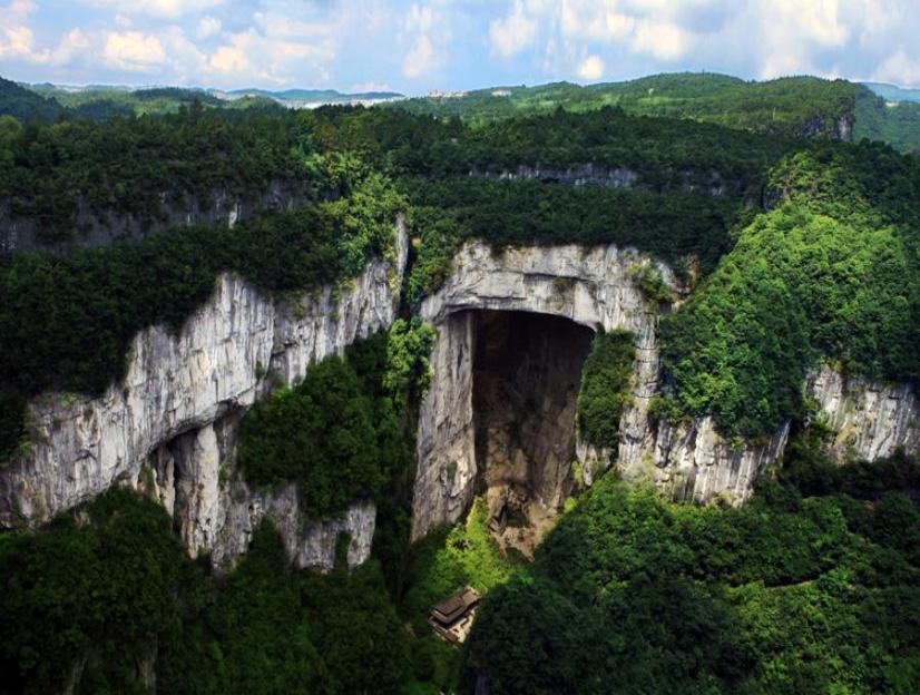 Chongqing Private Tour 5 Days | Wulong, Fairy Mountain & Wujiang Cruise